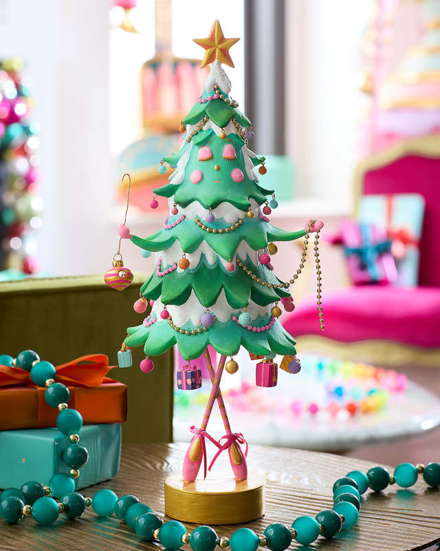 Pinesy On Point Christmas Tabletop Figure, 18.5"